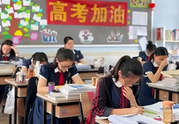 阻塞缝隙加强对招生进程的全方位监管筑牢教育公正防线 阻塞缝隙加强对招生进程的全方位监管筑牢教育公正防线